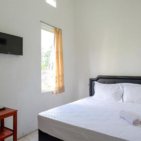 סמאראנג Pandawa Guest House At Ngaliyan Square Mitra Reddoorz מראה חיצוני תמונה