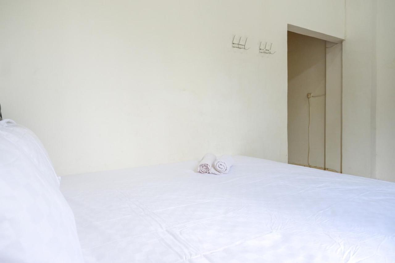 סמאראנג Pandawa Guest House At Ngaliyan Square Mitra Reddoorz מראה חיצוני תמונה