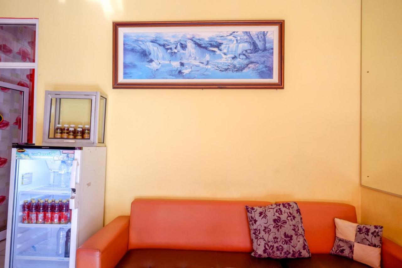 סמאראנג Pandawa Guest House At Ngaliyan Square Mitra Reddoorz מראה חיצוני תמונה