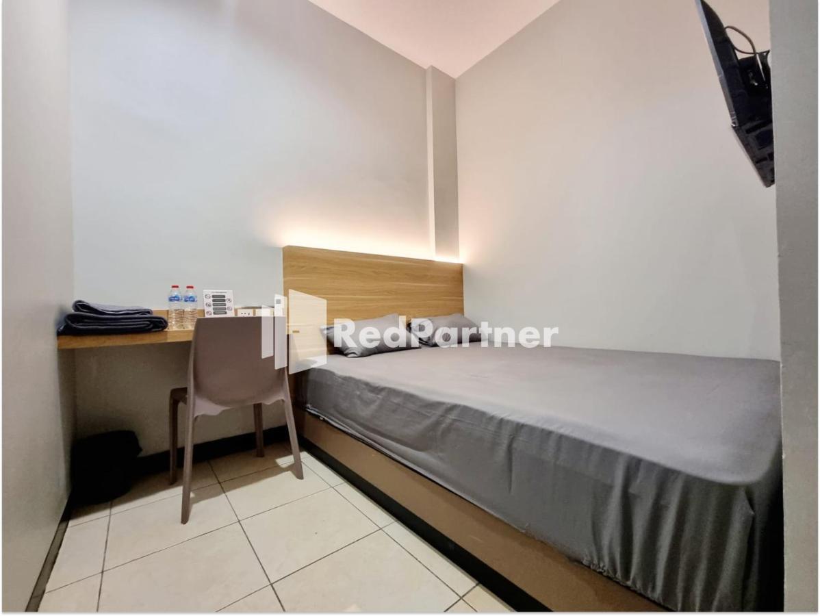 סמאראנג Pandawa Guest House At Ngaliyan Square Mitra Reddoorz מראה חיצוני תמונה